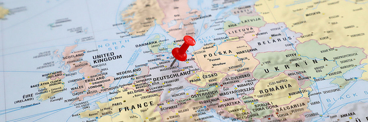 Map of Europe with a red pin on Braunschweig 