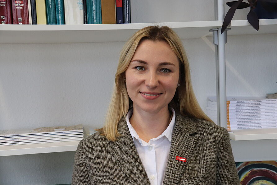 Die ukrainische Wissenschaftlerin Dr. Anastasiia Splodytel wird bei ihrer Forschung durch ein zweijähriges Stipendium der Philipp Schwartz-Initiative für gefährdete Wissenschaftler*innen unterstützt.