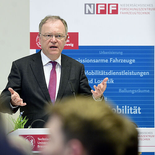 Ministerpräsident Land Niedersachsen, Stephan Weil, bei einem Vortrag im NFF