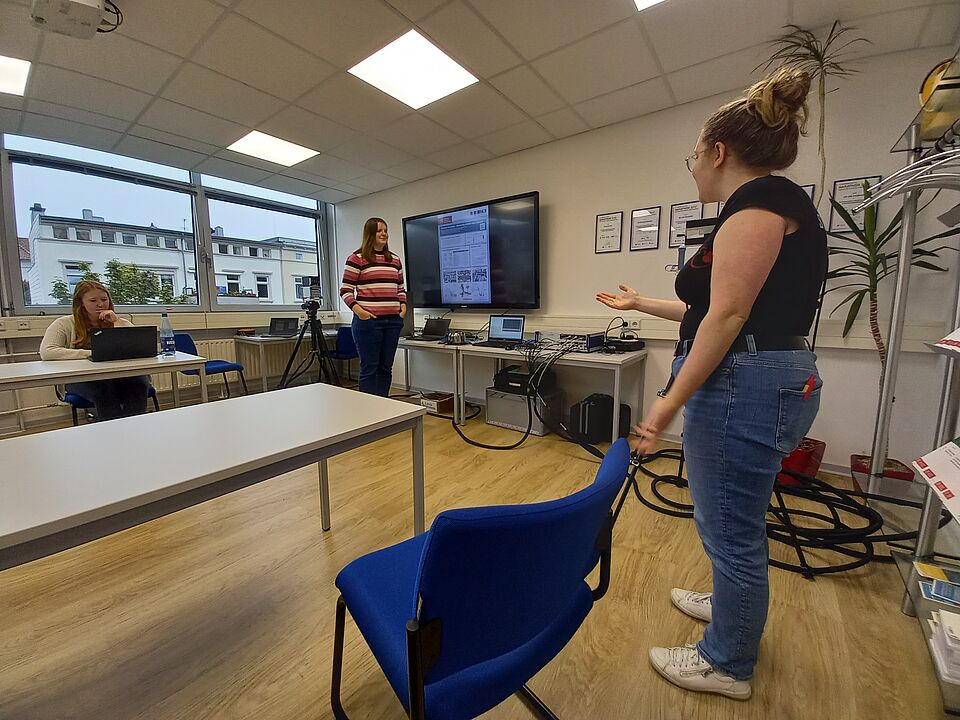 Besuch der Technikantinnen