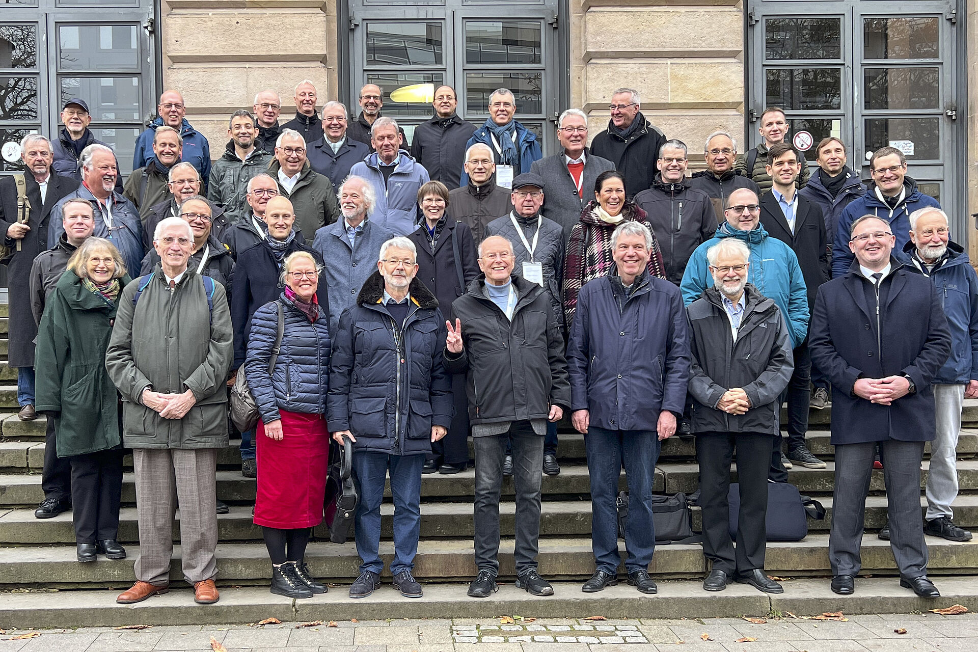 Gruppenbild der Alumni*ae des Instituts für Regelungstechnik, Nov. 2024