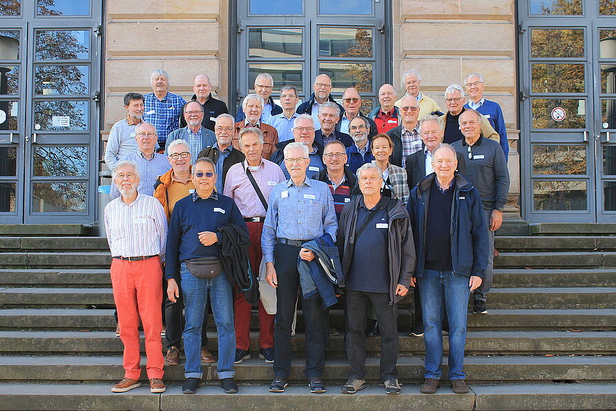 Gruppenbild der Exkursion Hydromechanik, Studiengang Bauingenieurwesen, Jahrgang 1974 Gruppenbild Jubiläum BauIng 1974, 50 Jahre nach Studienbeginn 